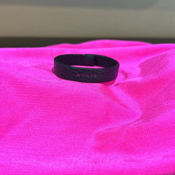 Akris leather snap bracelet - Picture 2 of 5